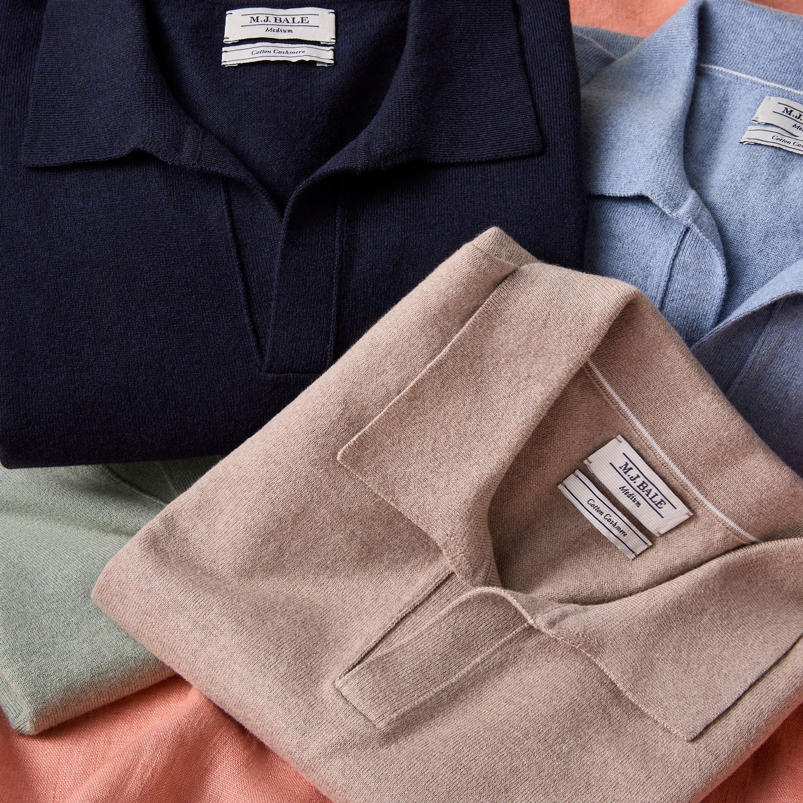 <p>Polos</p>